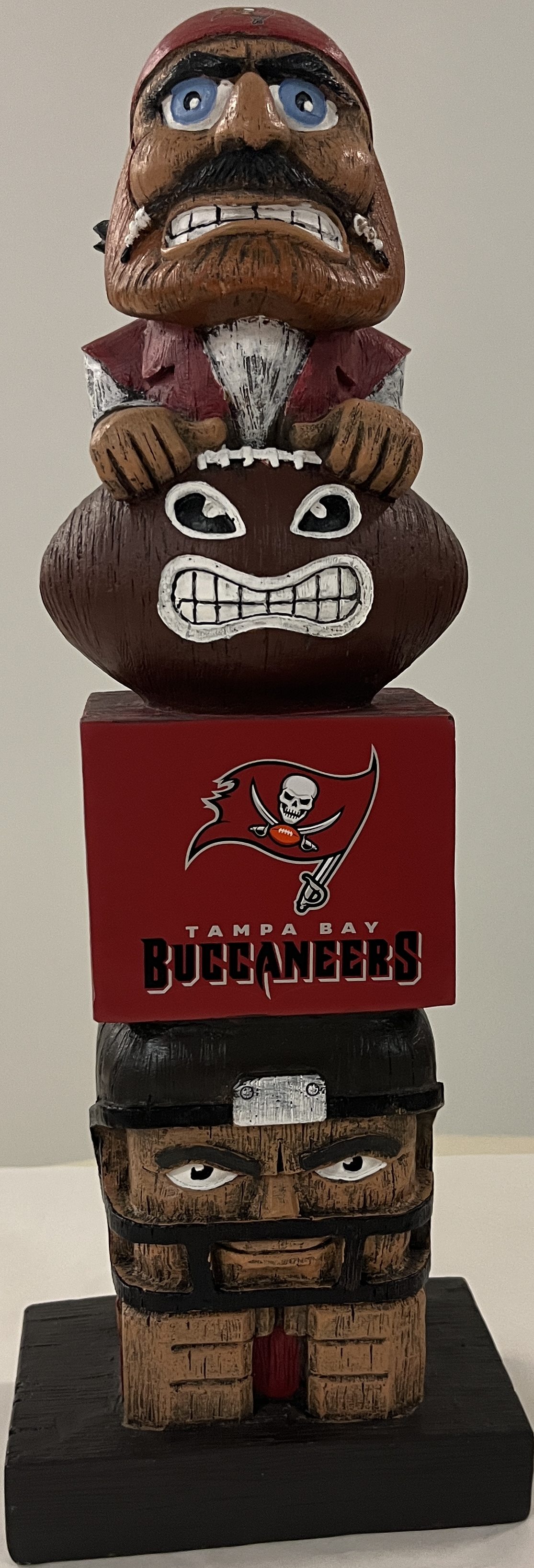Tampa Bay Buccaneers Totem