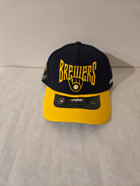 Milwaukee brewers yellow brim and yellow lettering