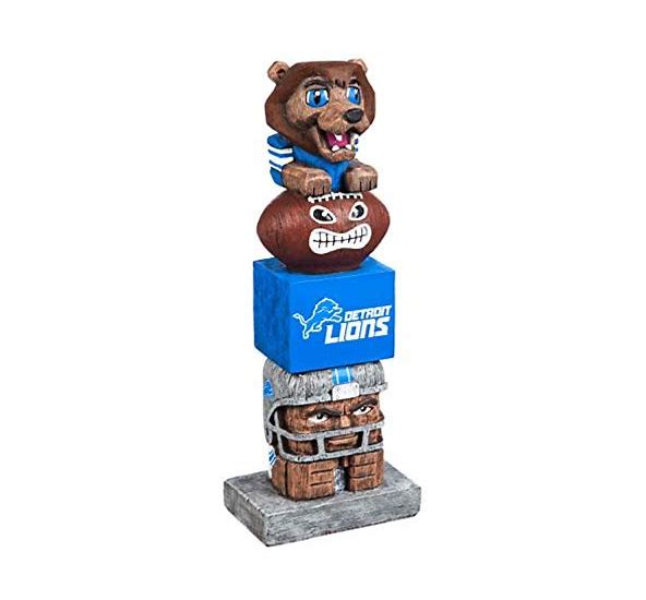Detroit lions totem pole